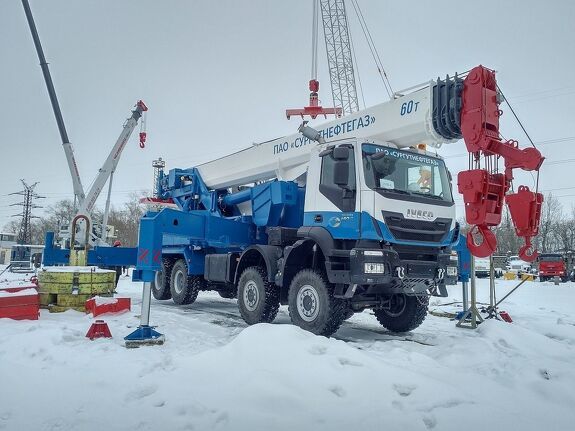 Автомобильный кран Челябинец КС 65760 IVECO-AMT 60 тонн