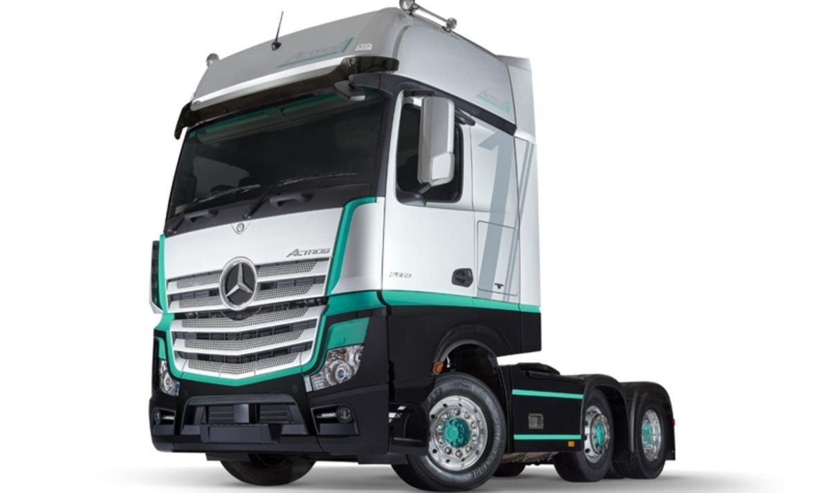 Автовоз Mercedes-Benz Actros 1832