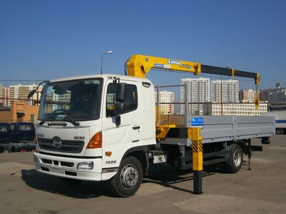 Аренда крано-манипуляторной установки Soosan SCS 513 на базе HINO 500