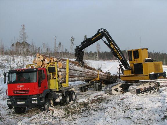 Аренда лесовоза Iveco АМТ 633930