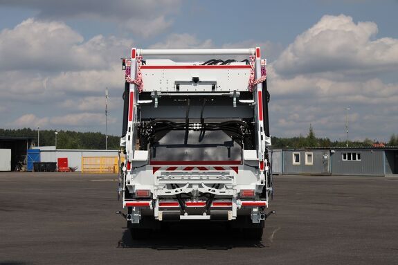 Аренда мусоровоза Mercedes Benz Actros 2536 L