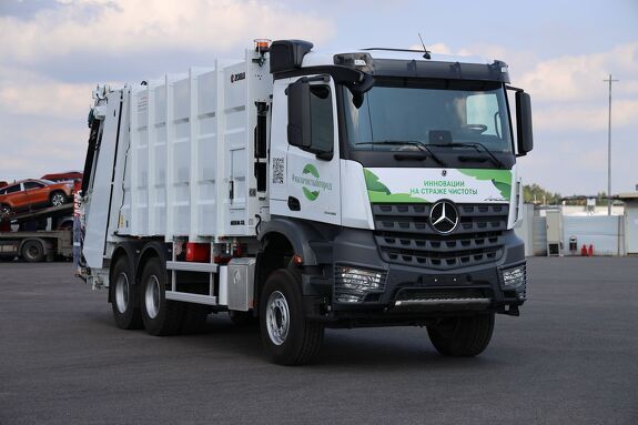 Аренда мусоровоза Mercedes Benz Arocs 3336