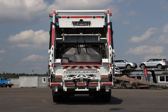 Аренда мусоровоза Mercedes Benz Arocs 3336