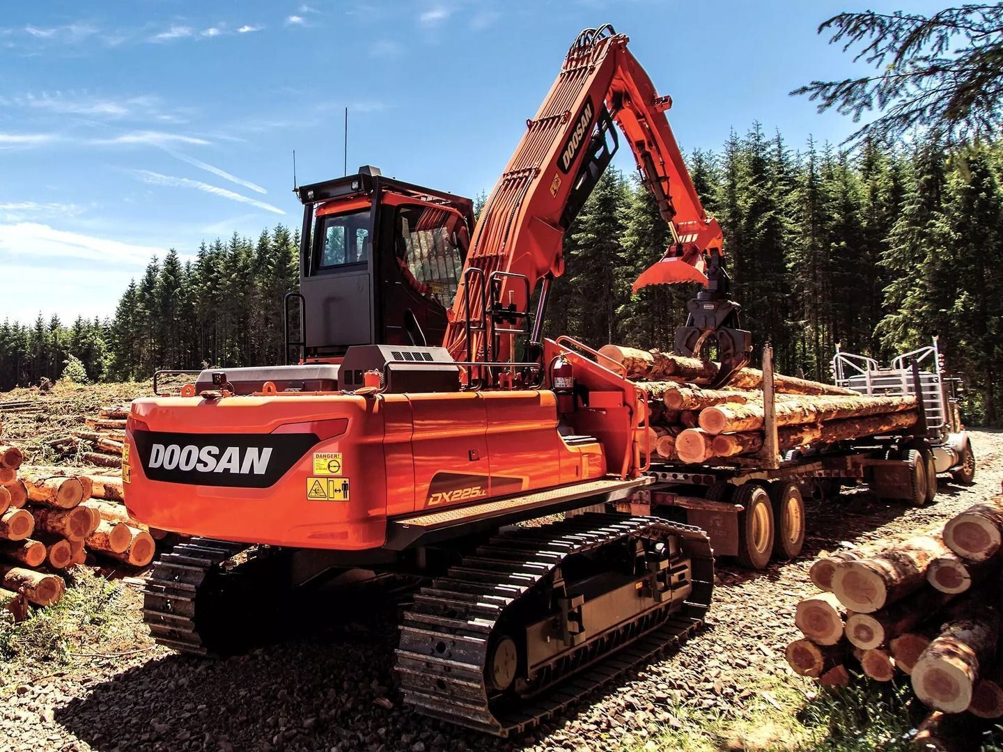 Лесопогрузчик Doosan DX225LL