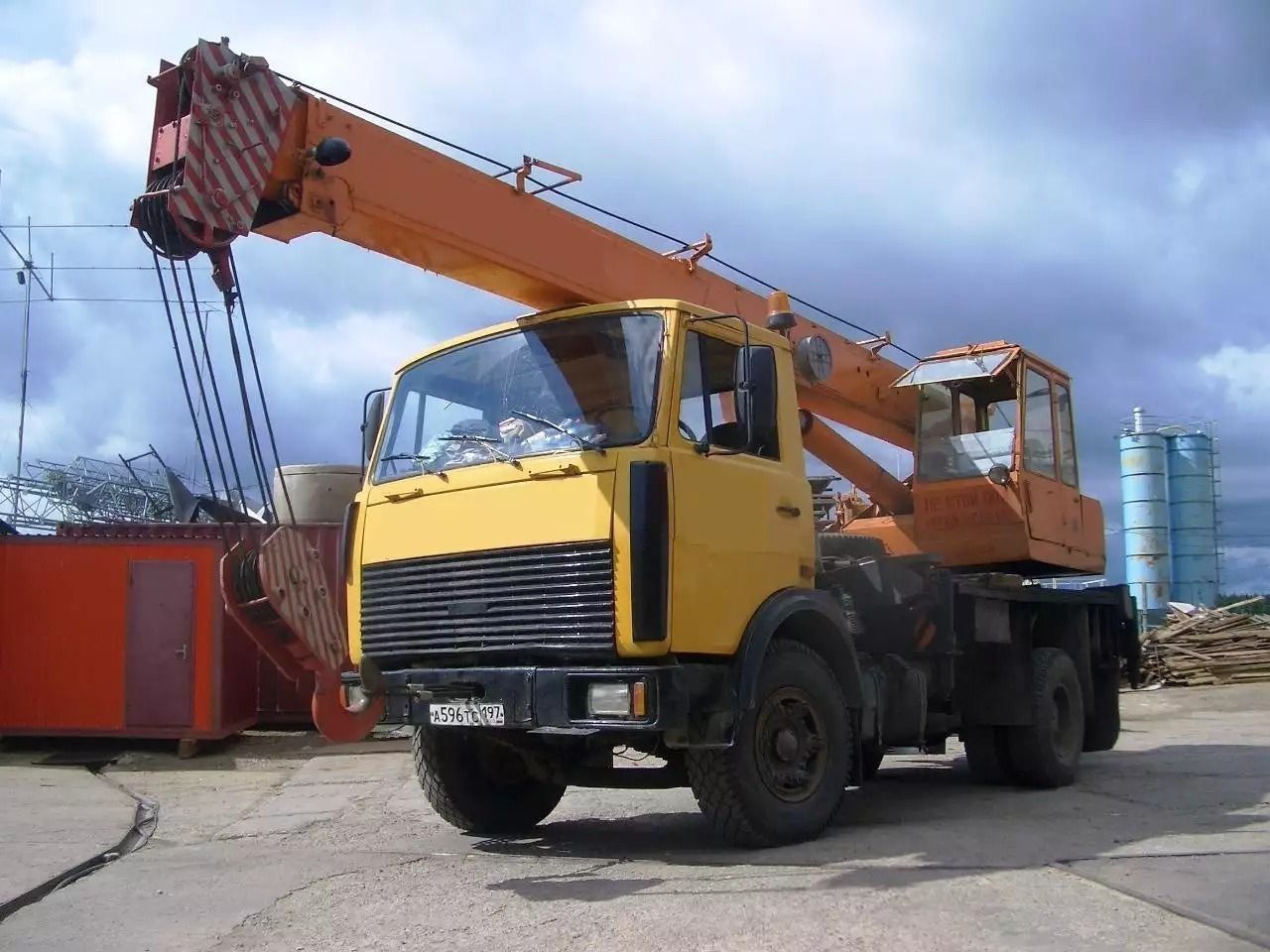 Автокран Ивановец КС-35715-2