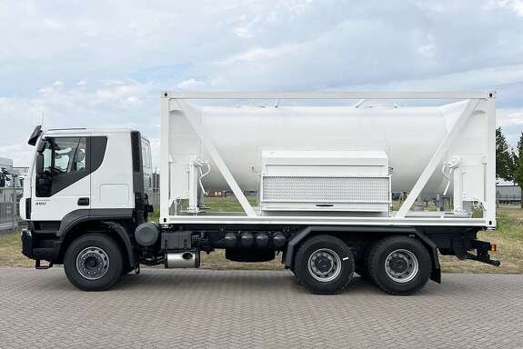 Автоцистерна Iveco Trakker AT380T38H