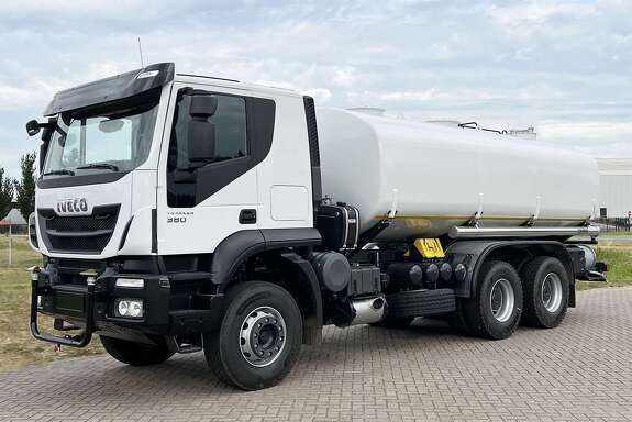 Автоцистерна Iveco Trakker AT380T38H