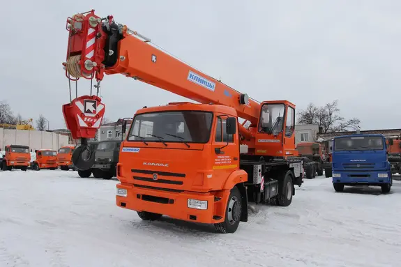 Автокран Клинцы КС-35719-1-02 на базе КАМАЗ