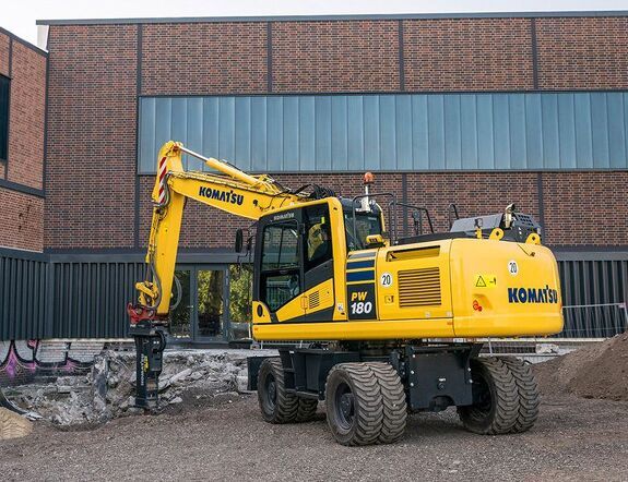 Аренда колесного экскаватора Komatsu PW180-11