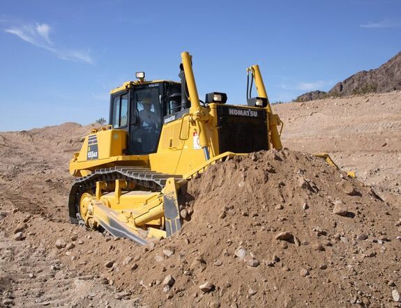 Аренда гусеничного бульдозера Komatsu D155AX-6