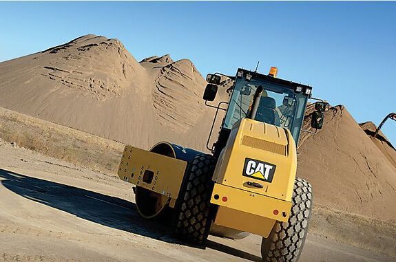 Аренда грунтового катка CAT CS76B