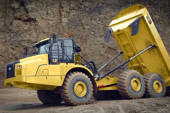 Аренда самосвала CAT 740 GC