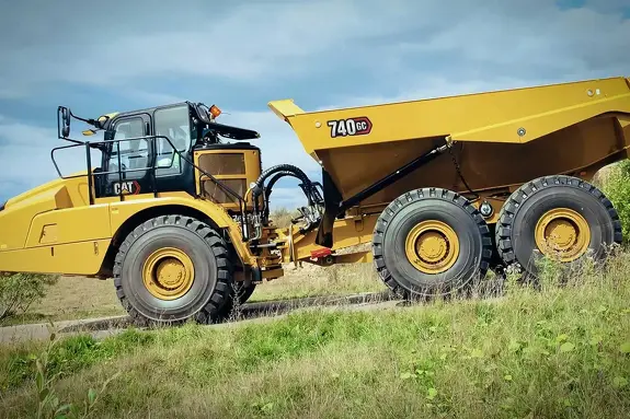 Аренда самосвала CAT 740 GC