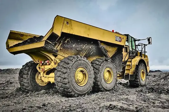 Аренда самосвала CAT 740 GC