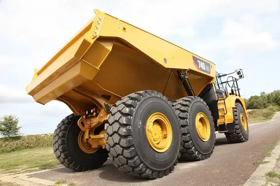 Аренда самосвала CAT 740 GC