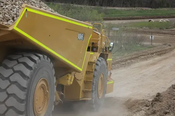 Аренда самосвала CAT AD45